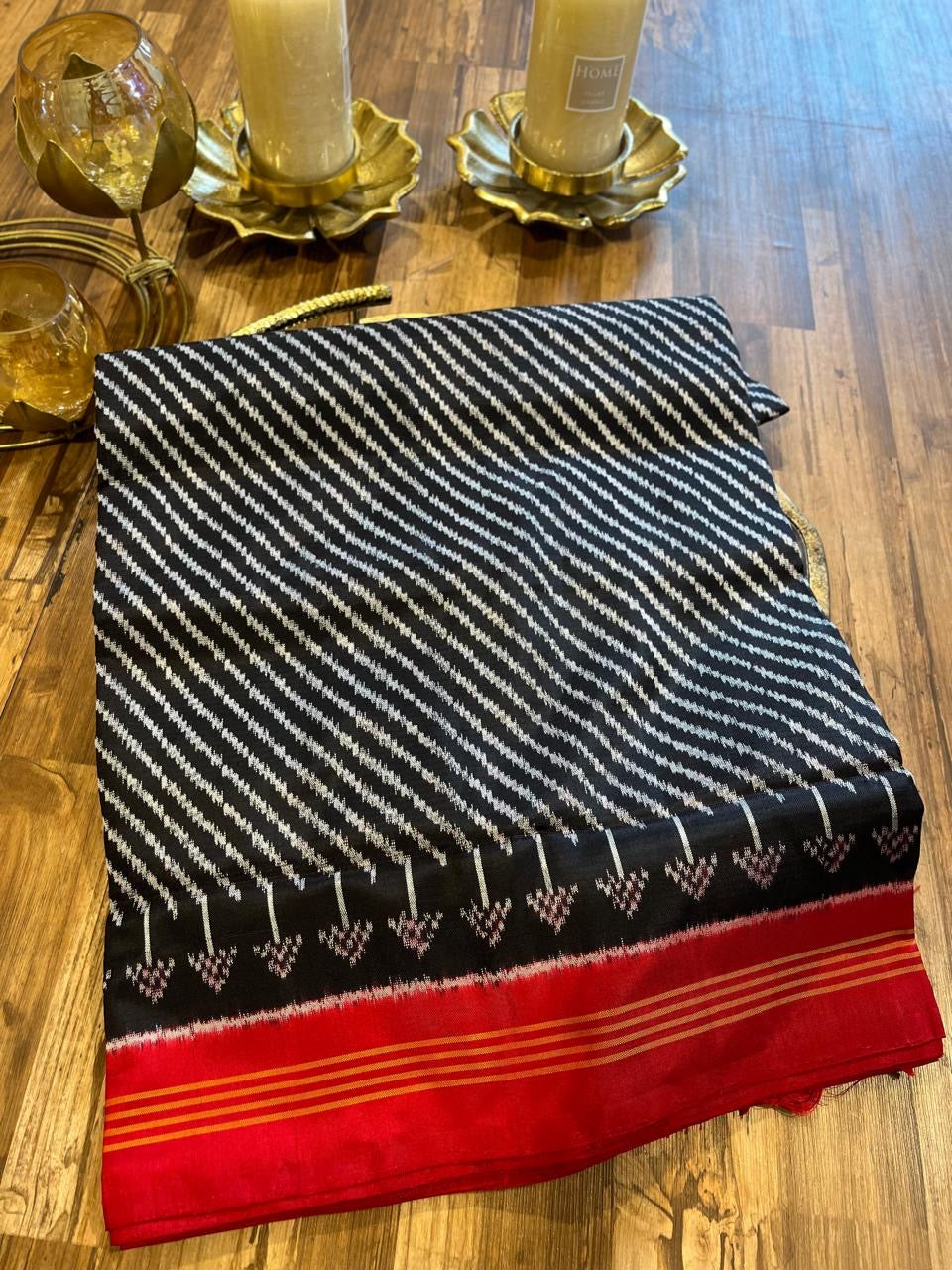 Black and Red Laheria Twill ikkat