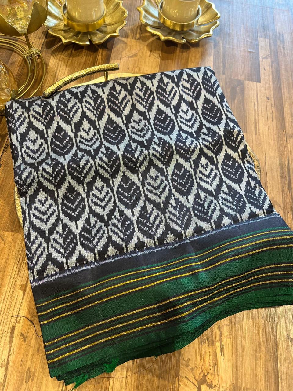Black Abstract Design Body Twill ikkat