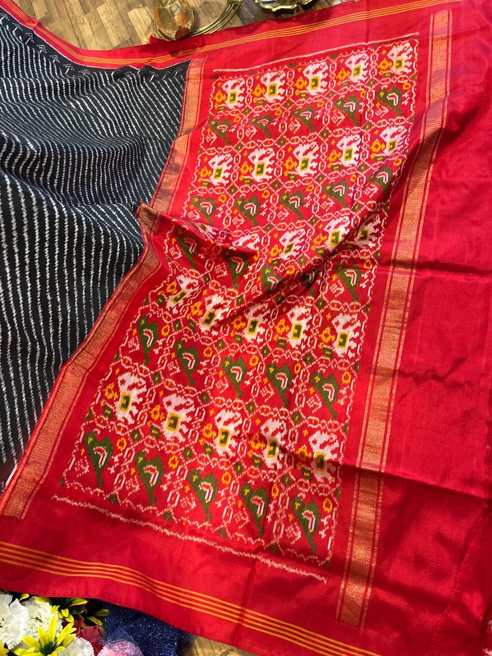 Black and Red Laheria Twill ikkat