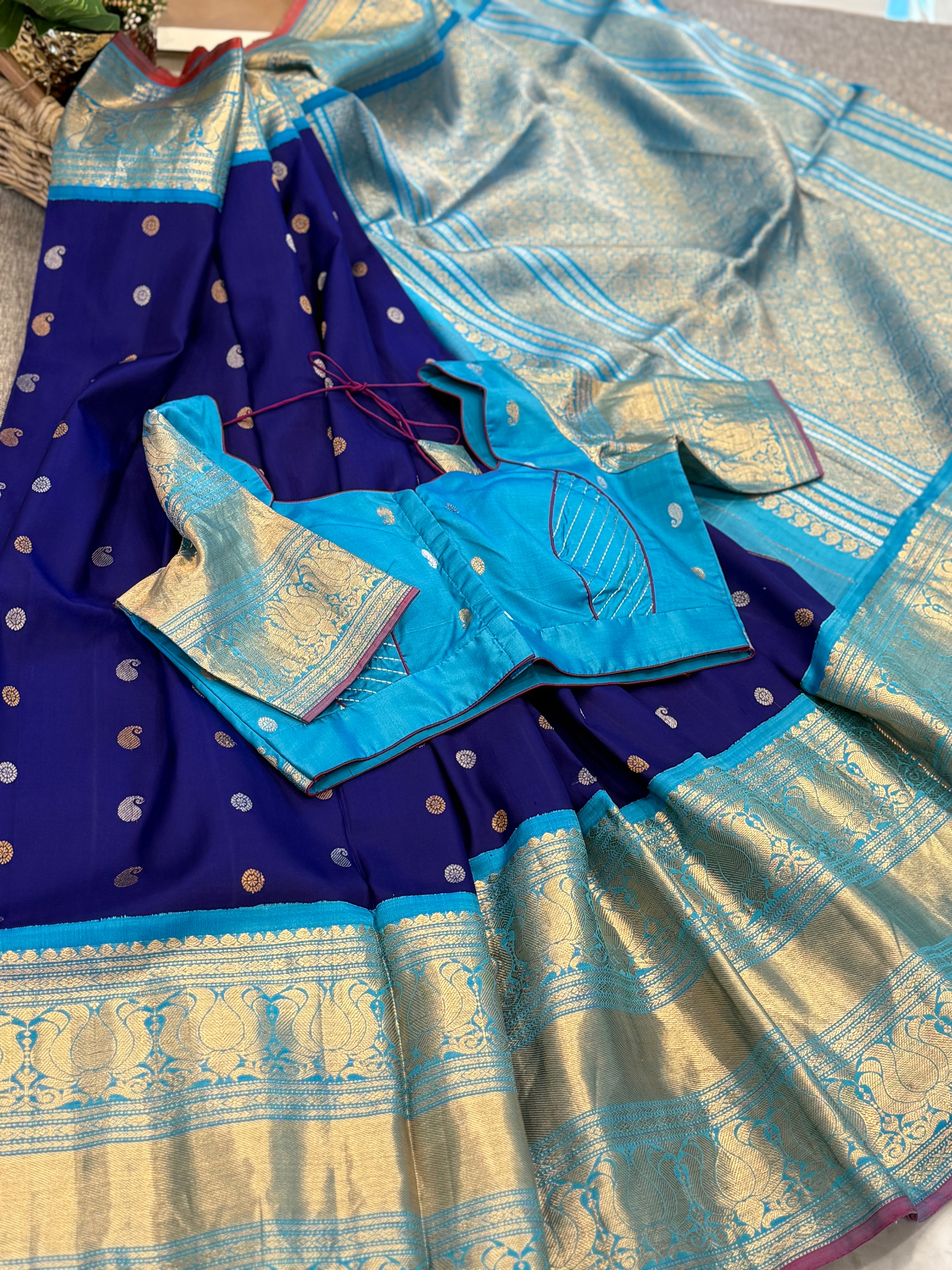 Royal Blue Gadwal Pattu