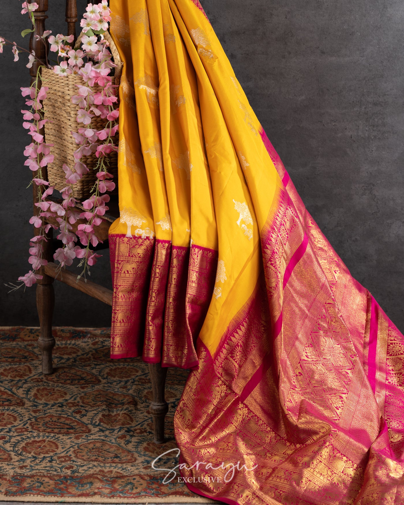 Banarasee Handwoven Pure Silk Cotton Saree With Antique Zari Buti & Bo