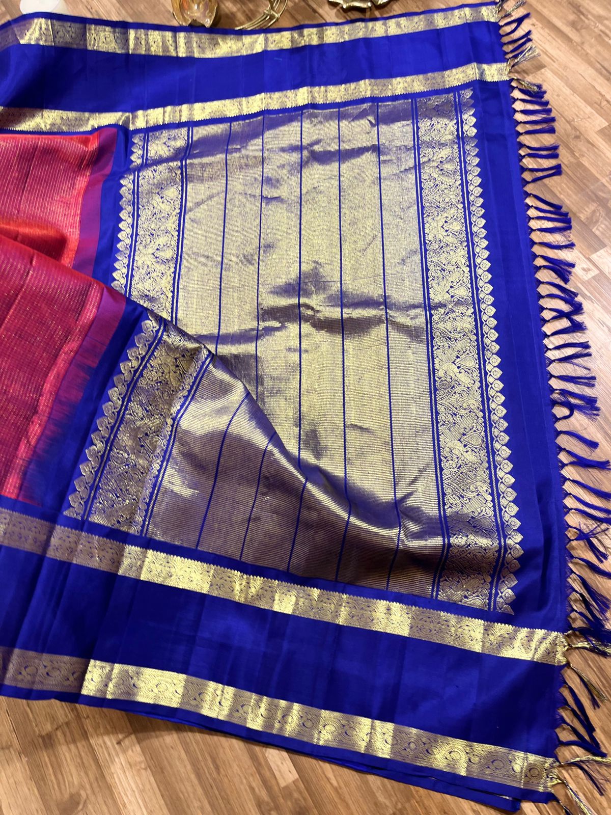 Red and Blue Space Border kanchi Pattu