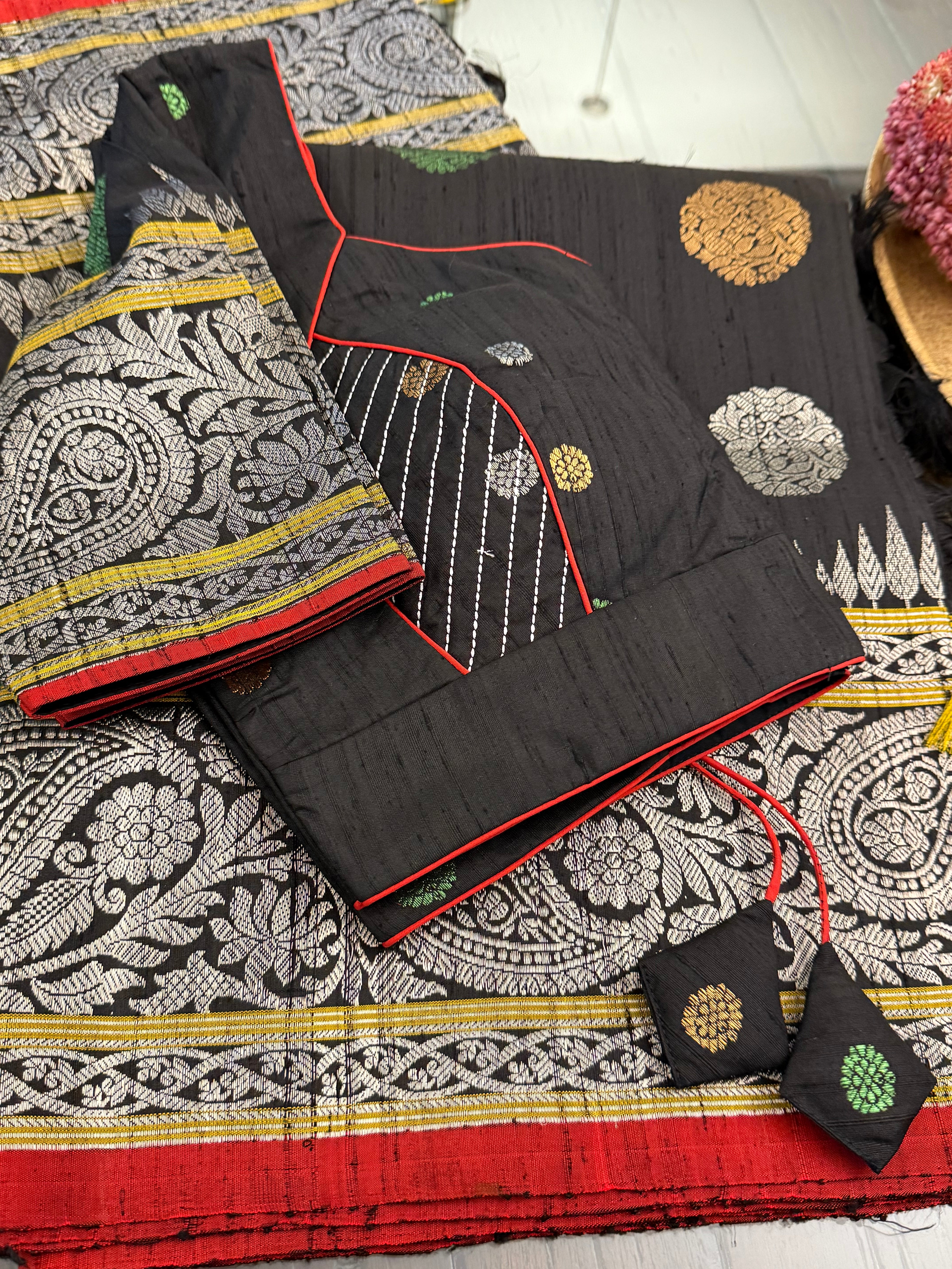 Stunning Black Gadwal Pattu