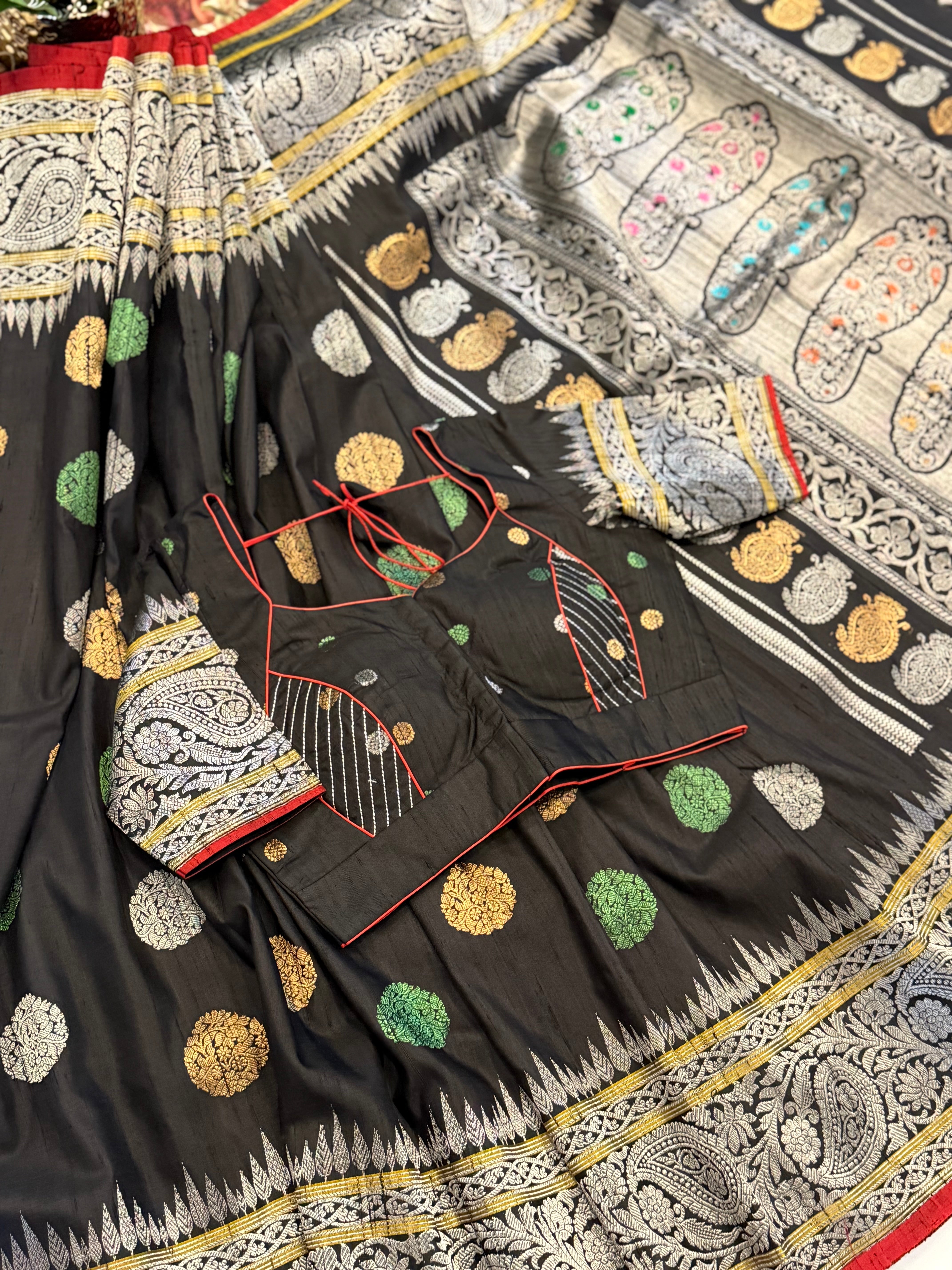 Stunning Black Gadwal Pattu