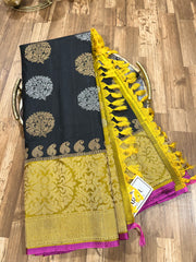 Double-Wrap Kanchi Border Gadwal Saree