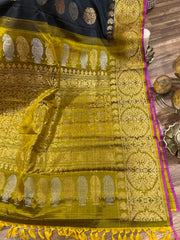 Double-Wrap Kanchi Border Gadwal Saree